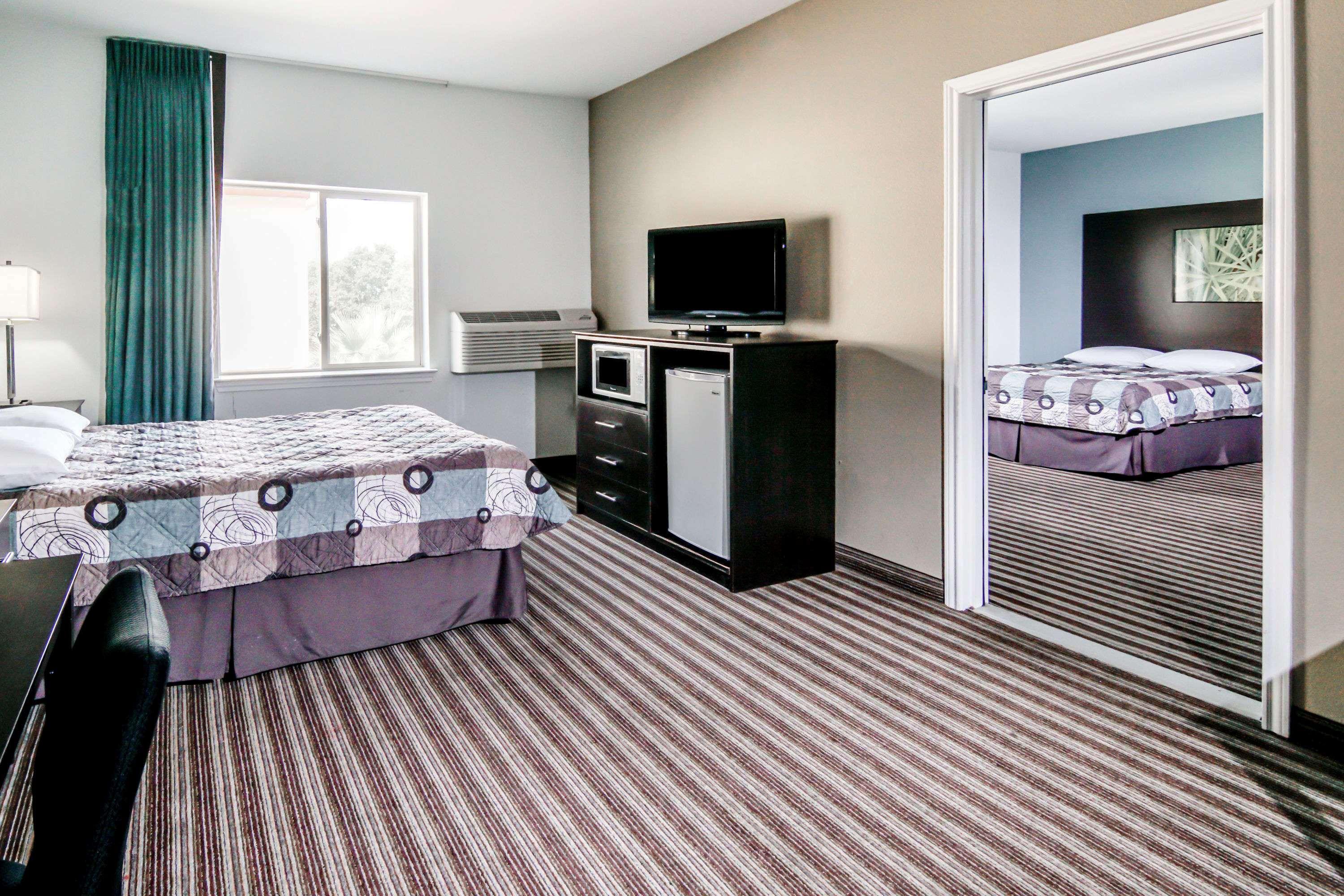 מלון Super 8 By Wyndham Brenham Tx מראה חיצוני תמונה