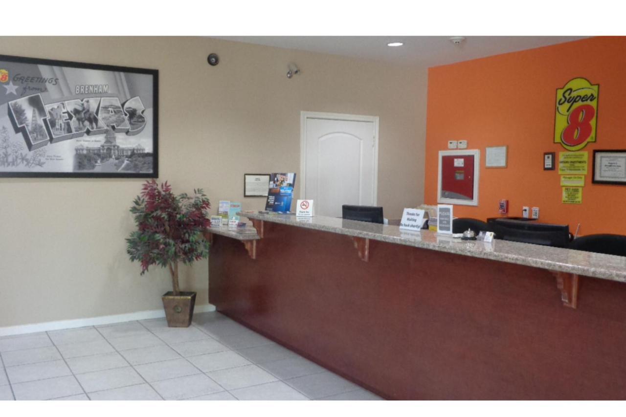 מלון Super 8 By Wyndham Brenham Tx מראה חיצוני תמונה