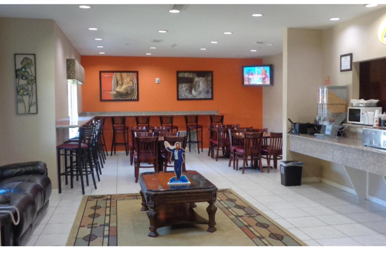 מלון Super 8 By Wyndham Brenham Tx מראה חיצוני תמונה
